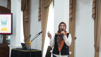 Tim PKM Unbrah Sosialisasikan Pemanfaatan Susu Kambing Etawa dan Pencegahan Risiko Stunting di Padang Panjang