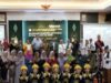 Rektor UNP Resmi Membuka Konferensi ACSTHB 2024, Hadirkan Pembicara dari Empat Negara