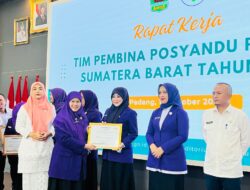 Ketua TP Posyandu Pesisir Selatan Raih Penghargaan dari Provinsi Sumbar