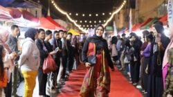 Catwalk Jalanan di Pasar Pusat Meriahkan HJK 235 Padang Panjang